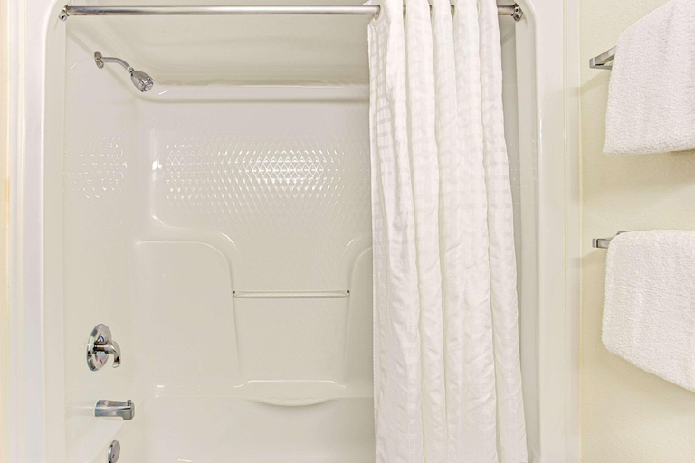 Bathroom 3, Super 8 by Wyndham Gurnee, Lake