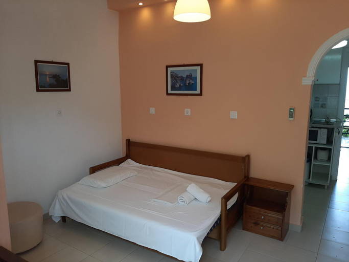Bedroom 2, Amazing apartment in Mpenitses with terrace, Ionian Islands