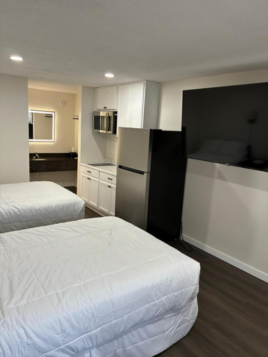 Bedroom 2, Suite Stay - Talladega, Talladega