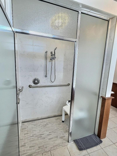 Bathroom 4, The LaSalle Downtown Inn Fort Wayne, Allen