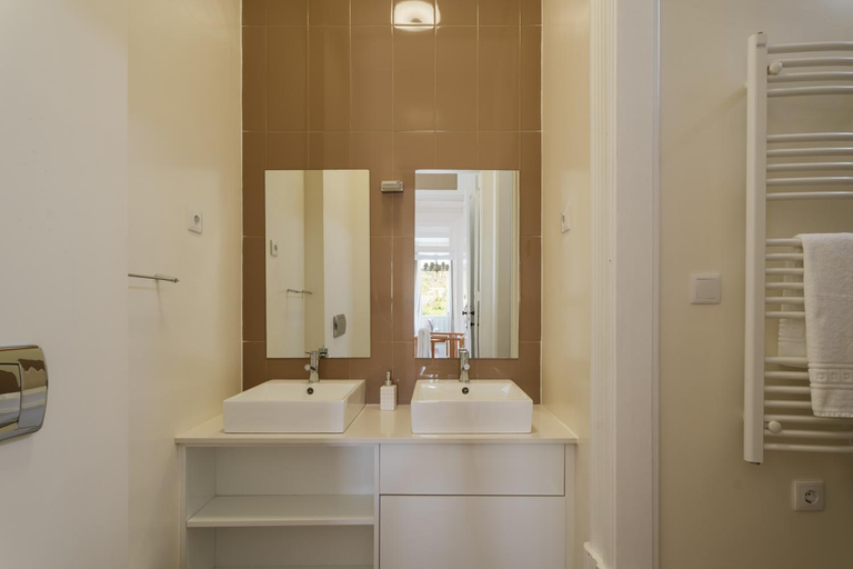Bathroom 3, Casa de Cambres - by RowdHouses, Lamego