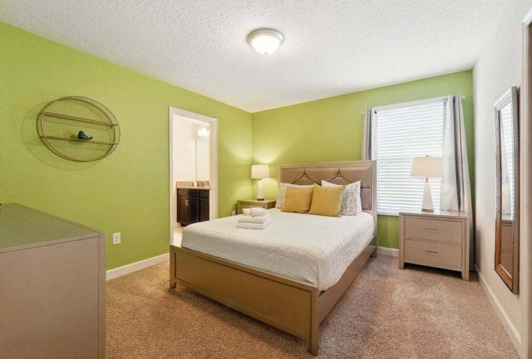 Room 4, Exceptional Quality Private Pool Home 6 Bedroom Villa, Osceola