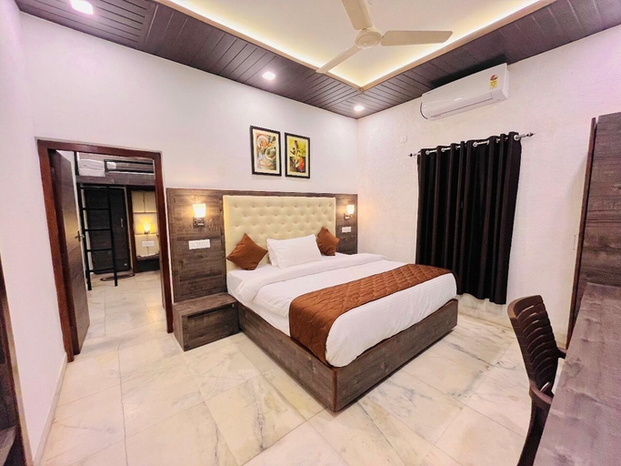 Bedroom 4, Hotel Gulmarg Residency, Sirohi