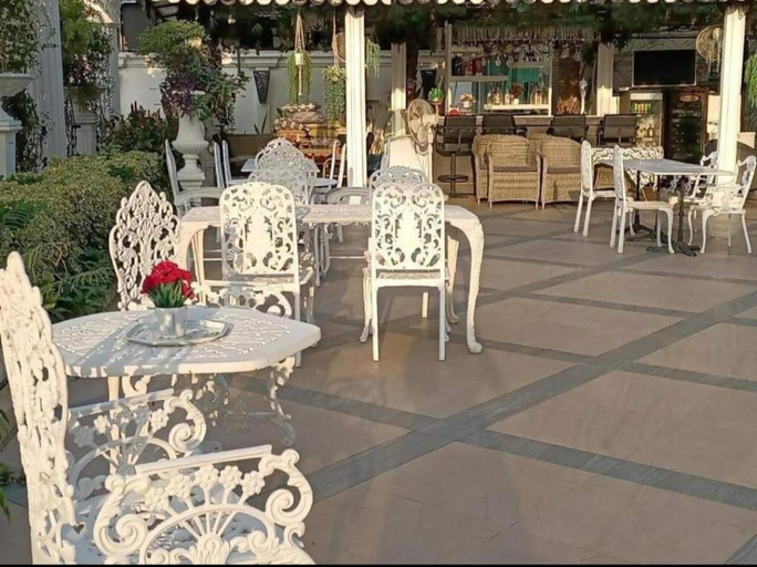 Food & Drinks 5, City garden Olympus condominium , Pattaya