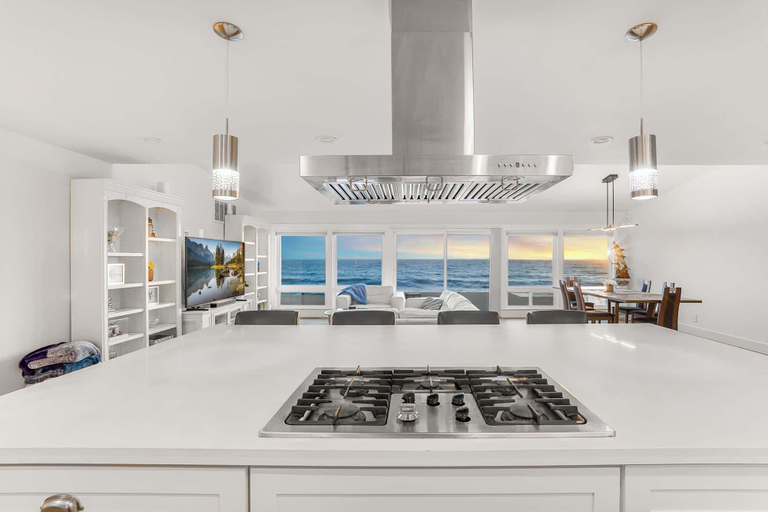 Private kitchen 3, @marbella Lane-oceanfront Retreat w/ Stunning View, San Mateo