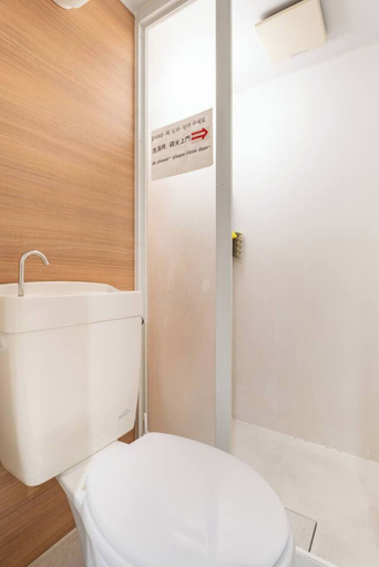Bathroom 4, Ikemune Bldg, Osaka