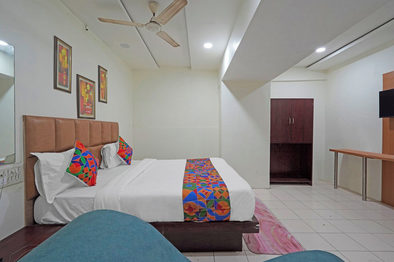 Room 2, Fabhotel Rajtilak, Ahmadabad