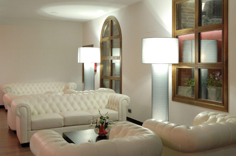 Public Area 3, Hotel Cienbalcones, Zaragoza