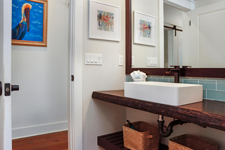 Bathroom 4, Gone Coastal, Bay