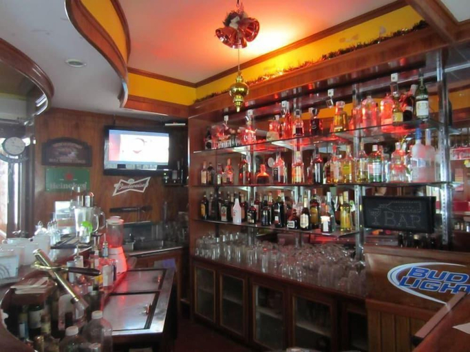 Food & Drinks 5, S & C Hotel Suites And Apartments