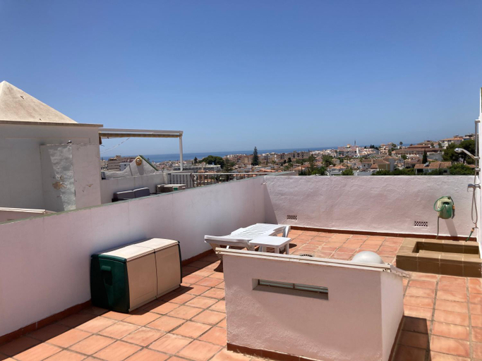 Others 5, SHR010 Amplio apartamento con piscina cerca de la playa, Málaga