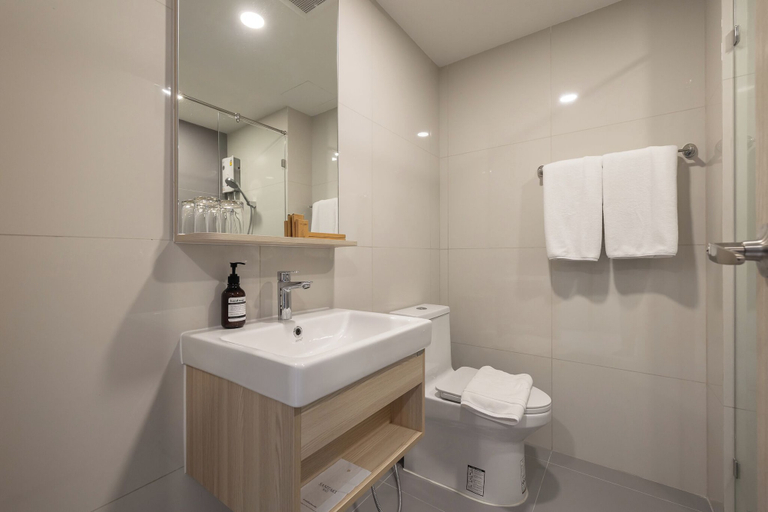 Bathroom 5, Salaya One Hotel & Service Apartment, Phuttha Mon Thon