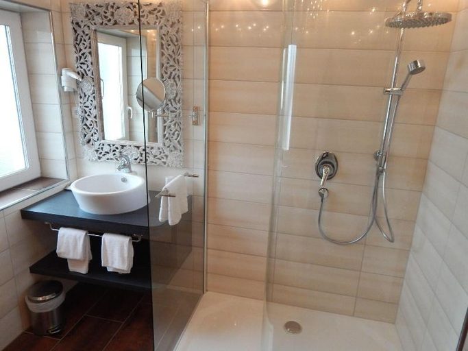 Bathroom 4, Moselstern Parkhotel Krahennest, Mayen-Koblenz