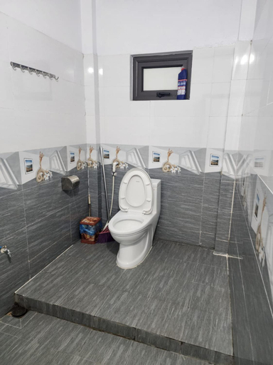 Bathroom, Dong Suoi H'mong Homestay & Bungalow, Mù Căng Trai