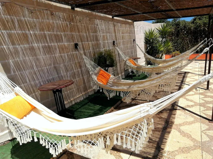 Others 2, Spacious Villa in Guillena with Garden and Private Pool, Sevilla