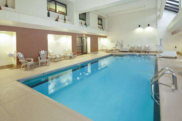 Sport & Beauty, Hampton Inn Peoria-East At The River Boat Crossing, Tazewell