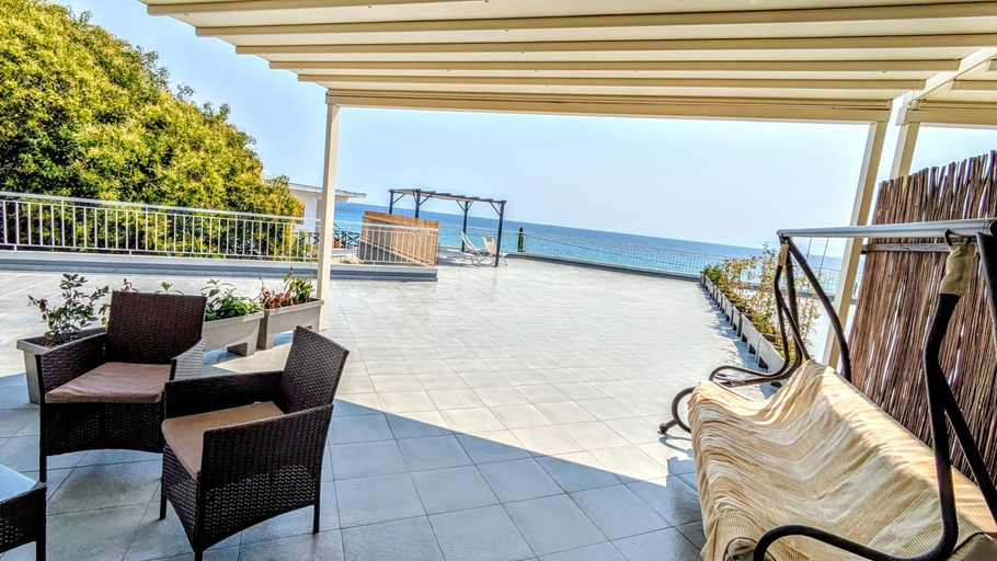 Balcony/terrace 5, Beachfront Apartment, Central Macedonia