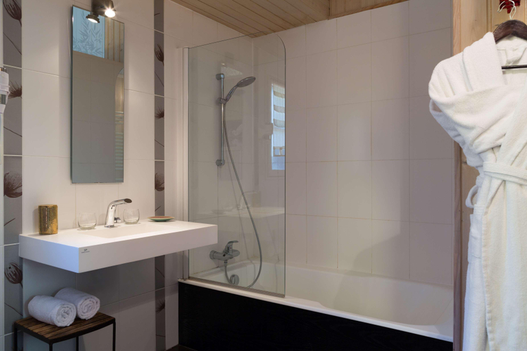 Bathroom 4, La Mare aux Oiseaux, The Originals Collection, Loire-Atlantique