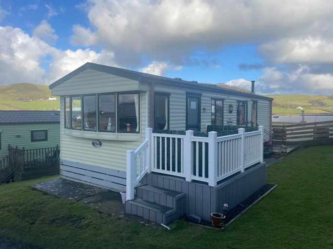 Exterior, 2 Bed Caravan - Sleeps 4 - Pets - Parking - Wifi, Ceredigion