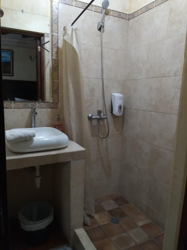 Bathroom 4, Hotel Casa Antigua, Antigua Guatemala