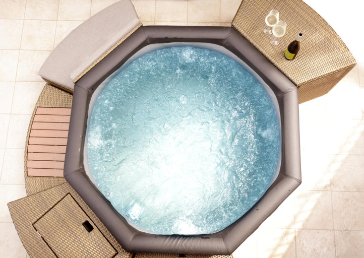 Hot tub