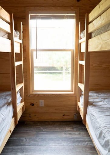 Room 2, Bonanza Camping Resort, Sauk