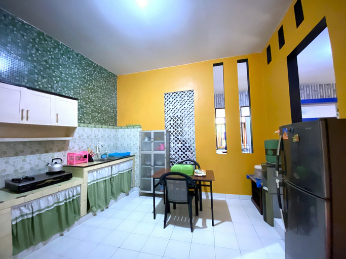 Private kitchen, Homestay Jogja Dekat UII By Simply Homy, Sleman
