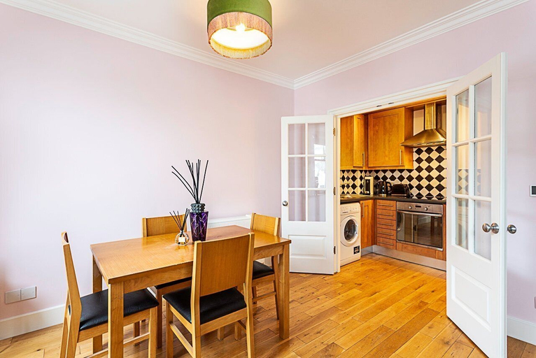 Others 4, Chic Gunter Grove Flat - London Retreat, London