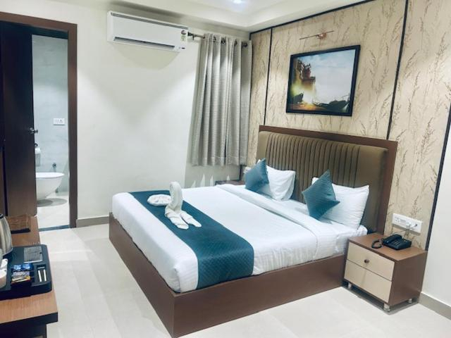 Others 4, Sands Of Kashi By Coral Group, Varanasi
