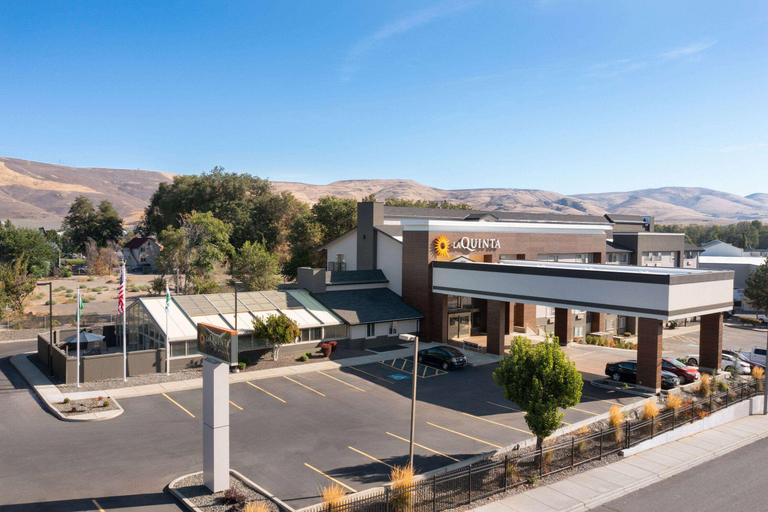 Exterior & Views 2, La Quinta Inn & Suites by Wyndham Yakima Downtown, Yakima