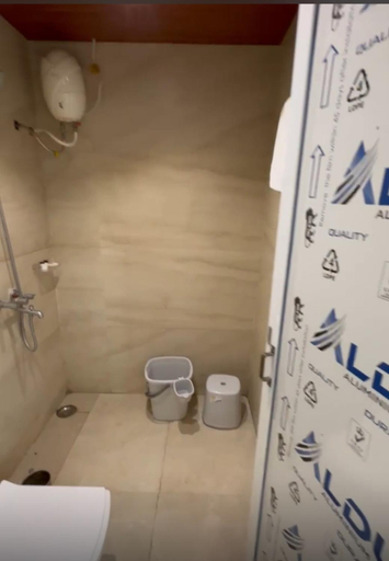 Bathroom 2, Tekri farms and retreat, Ujjain