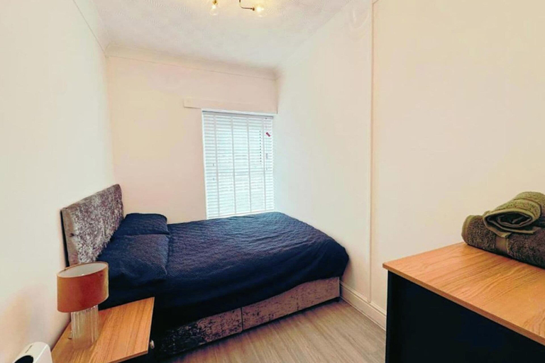 Bedroom, Stylish 1 Bedroom Flat Near Bridgend Town Centre, Bridgend