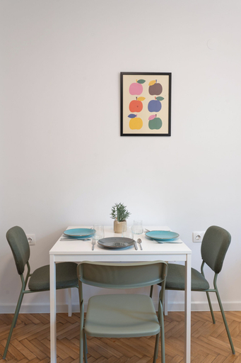 Others 3, Starflat Cozy central apartment NDK, Stolichna