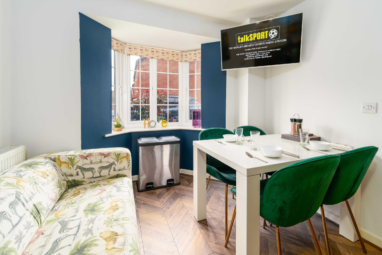 3, Ideal Lodgings In Openshaw, Tameside