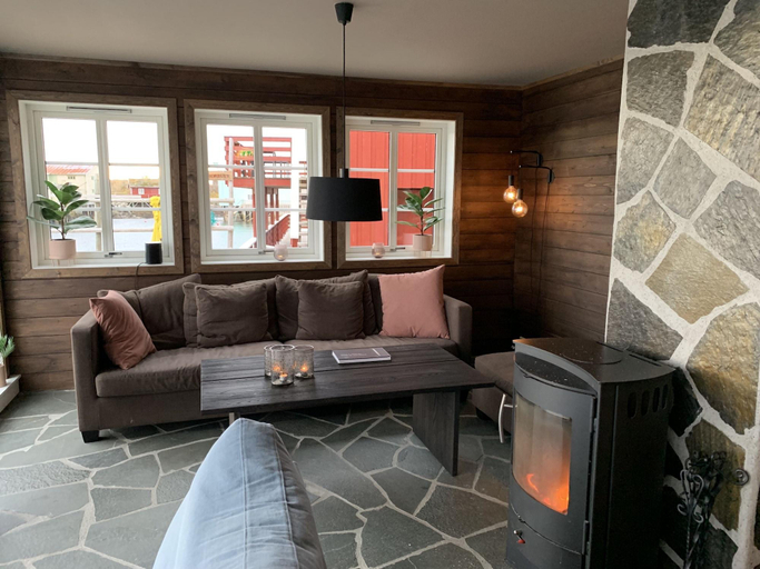 Public Area, Henningsvær Rorbuer, Vågan