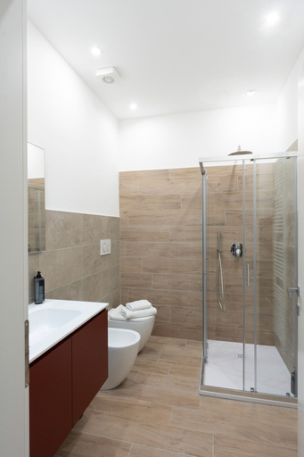 Bathroom 5, Astoria Comfort Rooms, Bologna