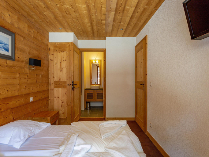 Bedroom 2, Apartment in Vallorcine near Mont Blanc, Haute-Savoie