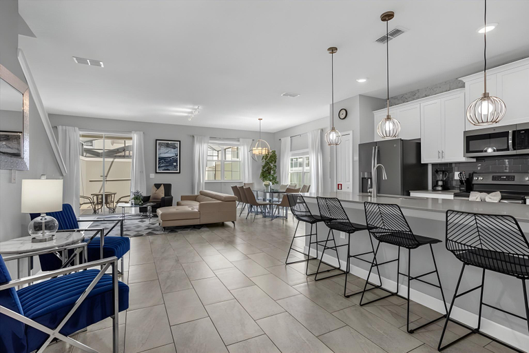 Food & Drinks 5, Bedrooms 4 Bathrooms Storey Lake 4813 ML, Osceola