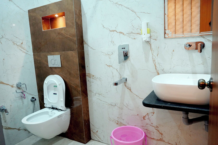 Bathroom 2, The Kridha Palace, Faizabad