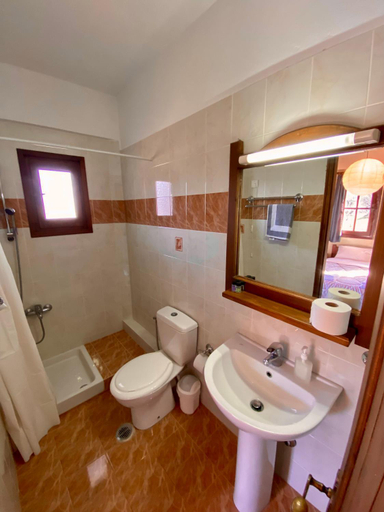 Bathroom, Σκιουρος, Thessaly