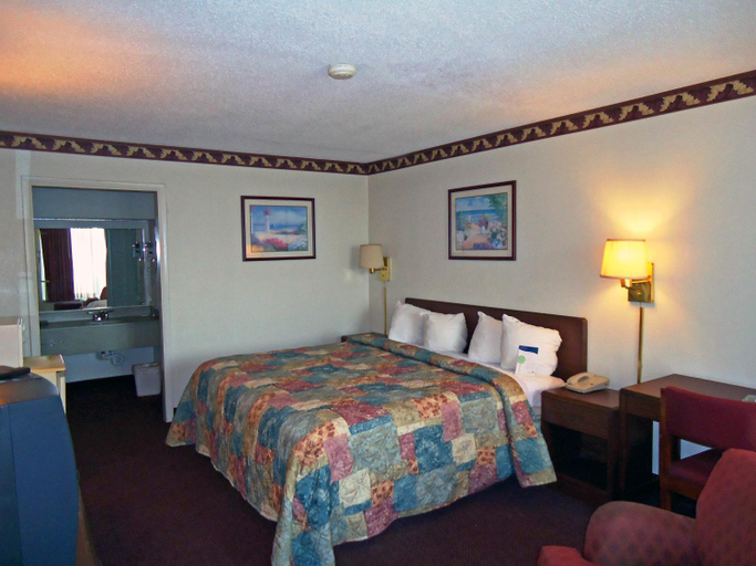 Bedroom 3, Motel 6 Troy, Oh, Troy