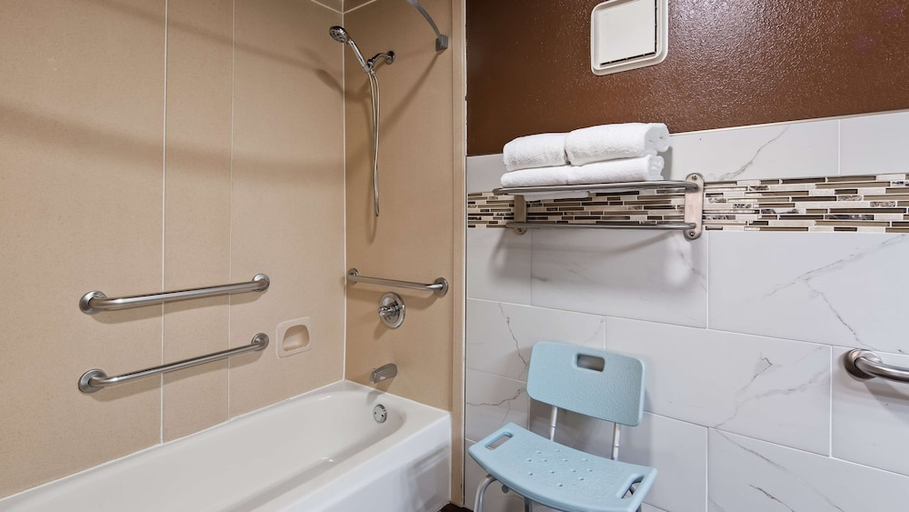 Bathroom 4, Best Western Murfreesboro, Rutherford