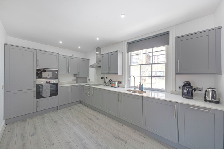 Private kitchen 5, Flat 4 Beauchamp Place, London