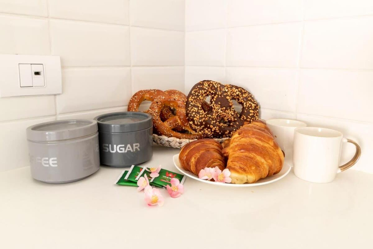 Food & Drinks 4, Luxury Three-Bedroom/Terrace Over Old City View, Jerusalem