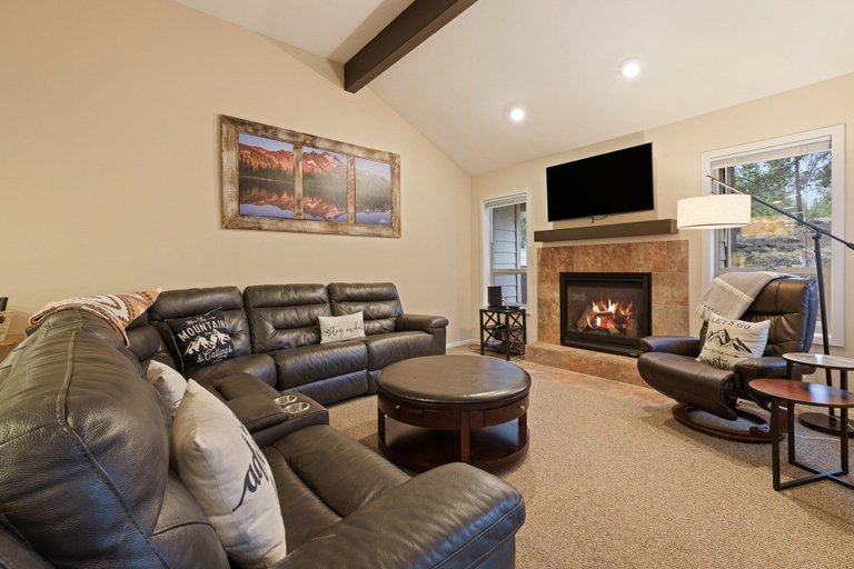 Primary image, Poplar 32 3 Bedroom Home, Deschutes
