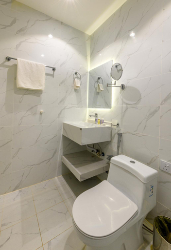 Bathroom 4, Midtown Majestic Garden