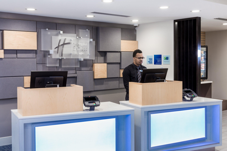 Public Area 3, Holiday Inn Express & Suites HAMMOND by IHG, Lake