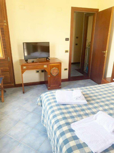 Bedroom 2, Zì Maria, Livorno
