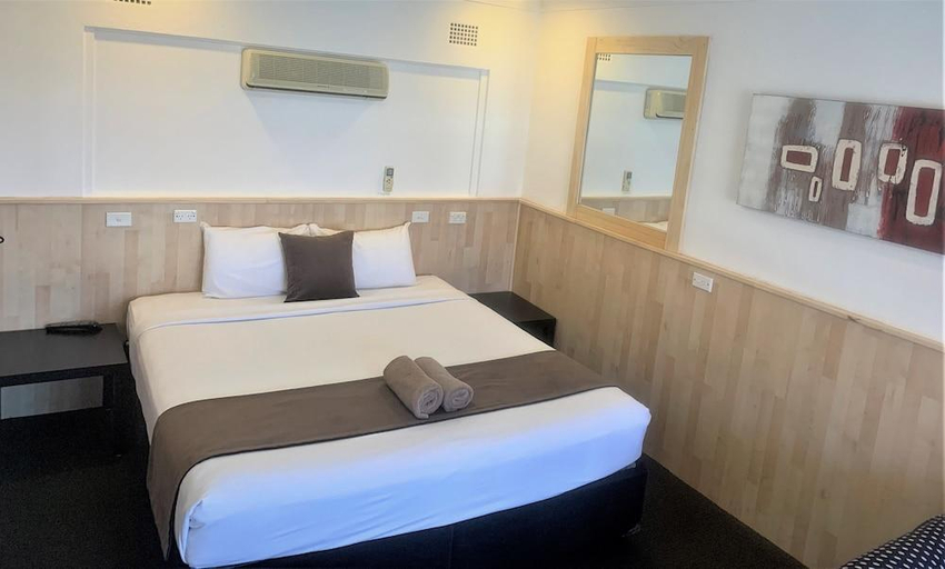 Bedroom 2, Countryman Motor Inn Cowra, Cowra