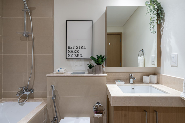 Bathroom 3, Stylish Apartment Floating Over The Marina Waters, Dubai